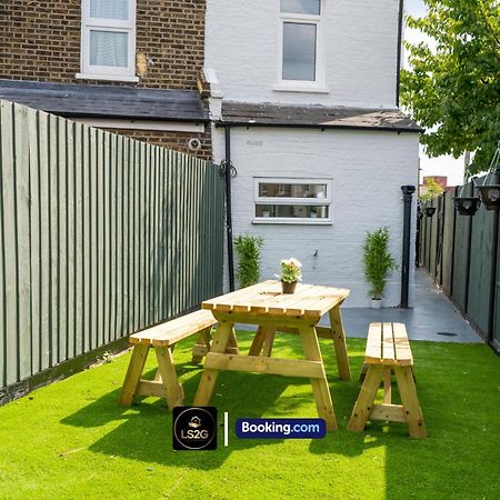 Stunning House By Ls2G Short Lets & Serviced Accommodation Greater London With Free Wifi Exteriör bild