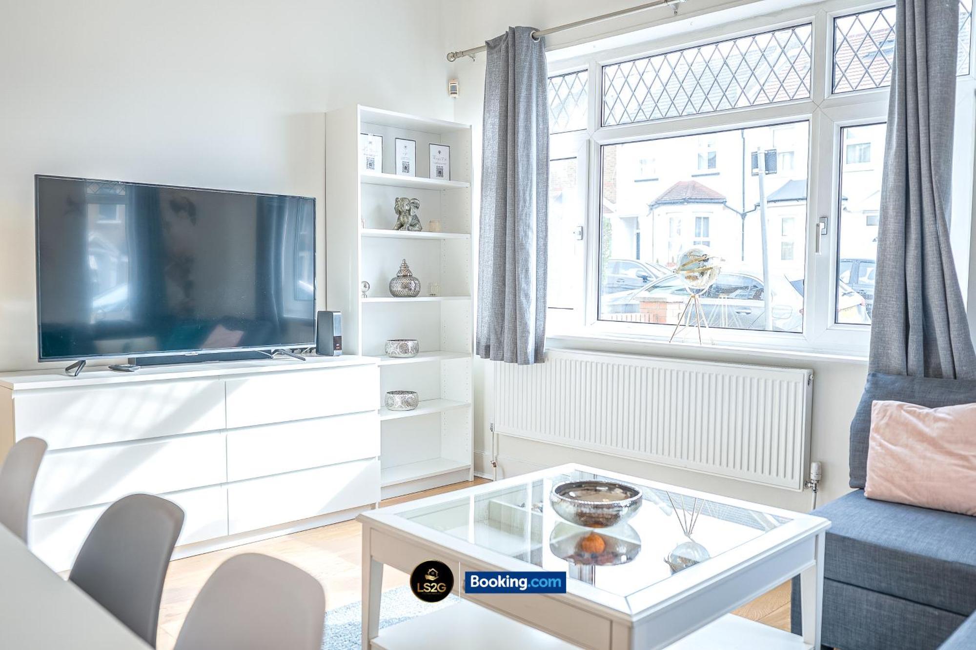 Stunning House By Ls2G Short Lets & Serviced Accommodation Greater London With Free Wifi Exteriör bild