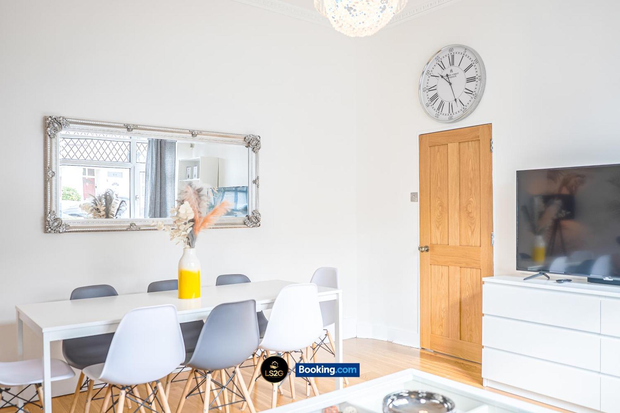 Stunning House By Ls2G Short Lets & Serviced Accommodation Greater London With Free Wifi Exteriör bild