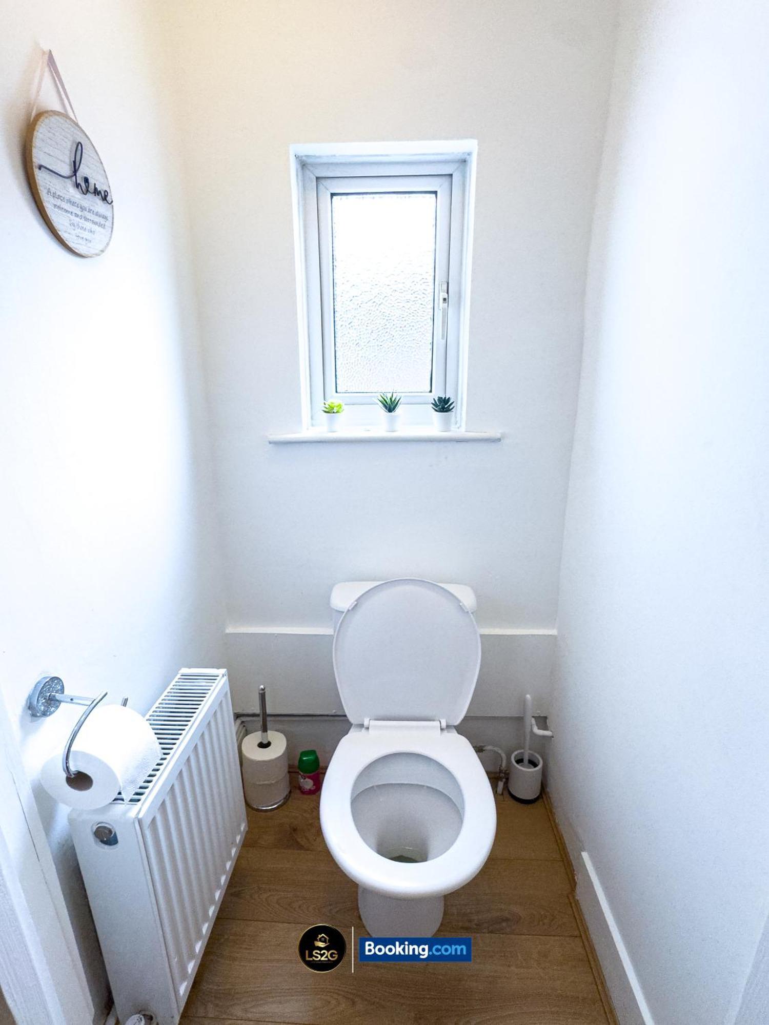 Stunning House By Ls2G Short Lets & Serviced Accommodation Greater London With Free Wifi Exteriör bild