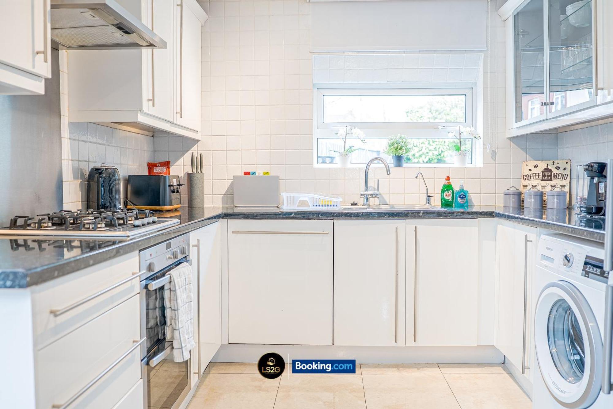Stunning House By Ls2G Short Lets & Serviced Accommodation Greater London With Free Wifi Exteriör bild