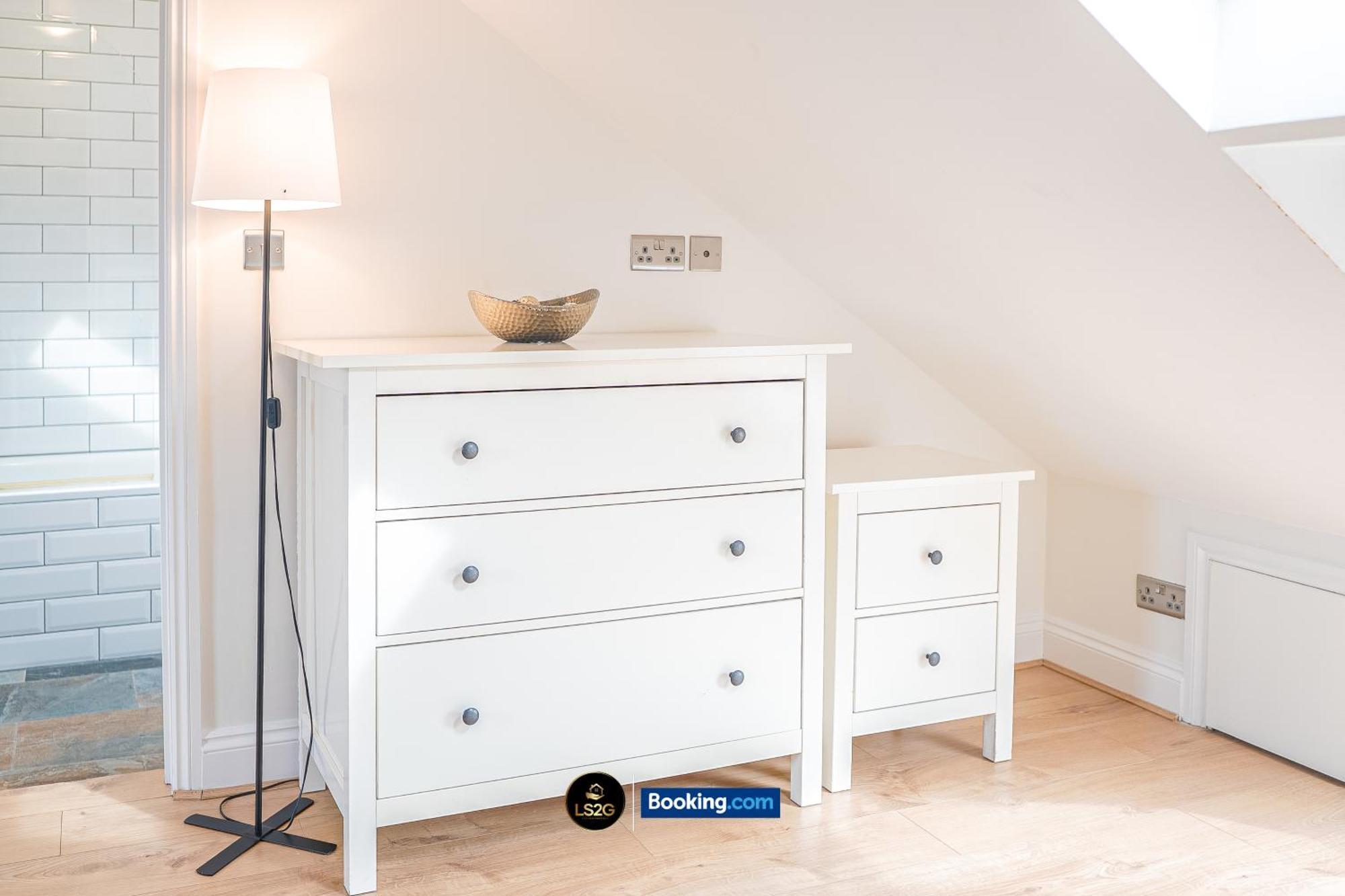 Stunning House By Ls2G Short Lets & Serviced Accommodation Greater London With Free Wifi Exteriör bild