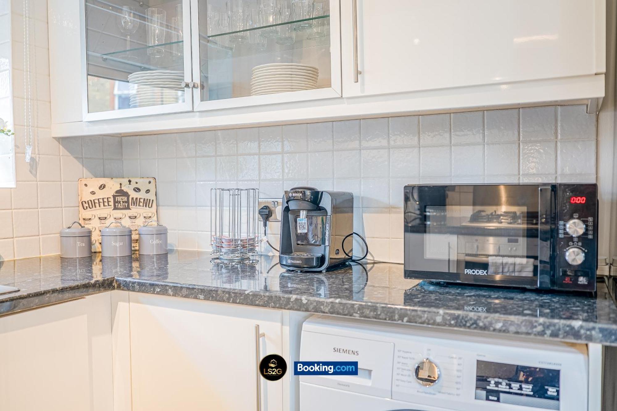 Stunning House By Ls2G Short Lets & Serviced Accommodation Greater London With Free Wifi Exteriör bild