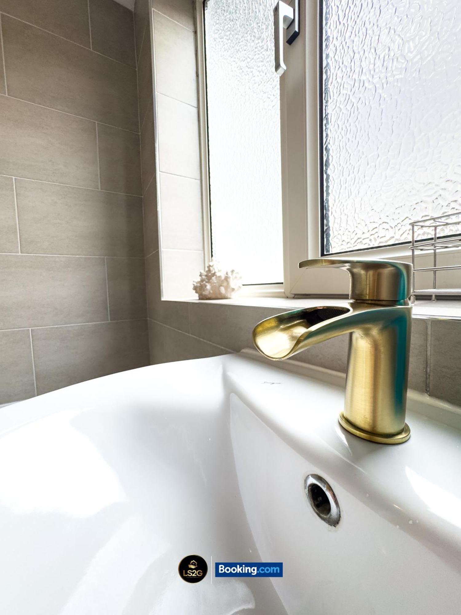 Stunning House By Ls2G Short Lets & Serviced Accommodation Greater London With Free Wifi Exteriör bild