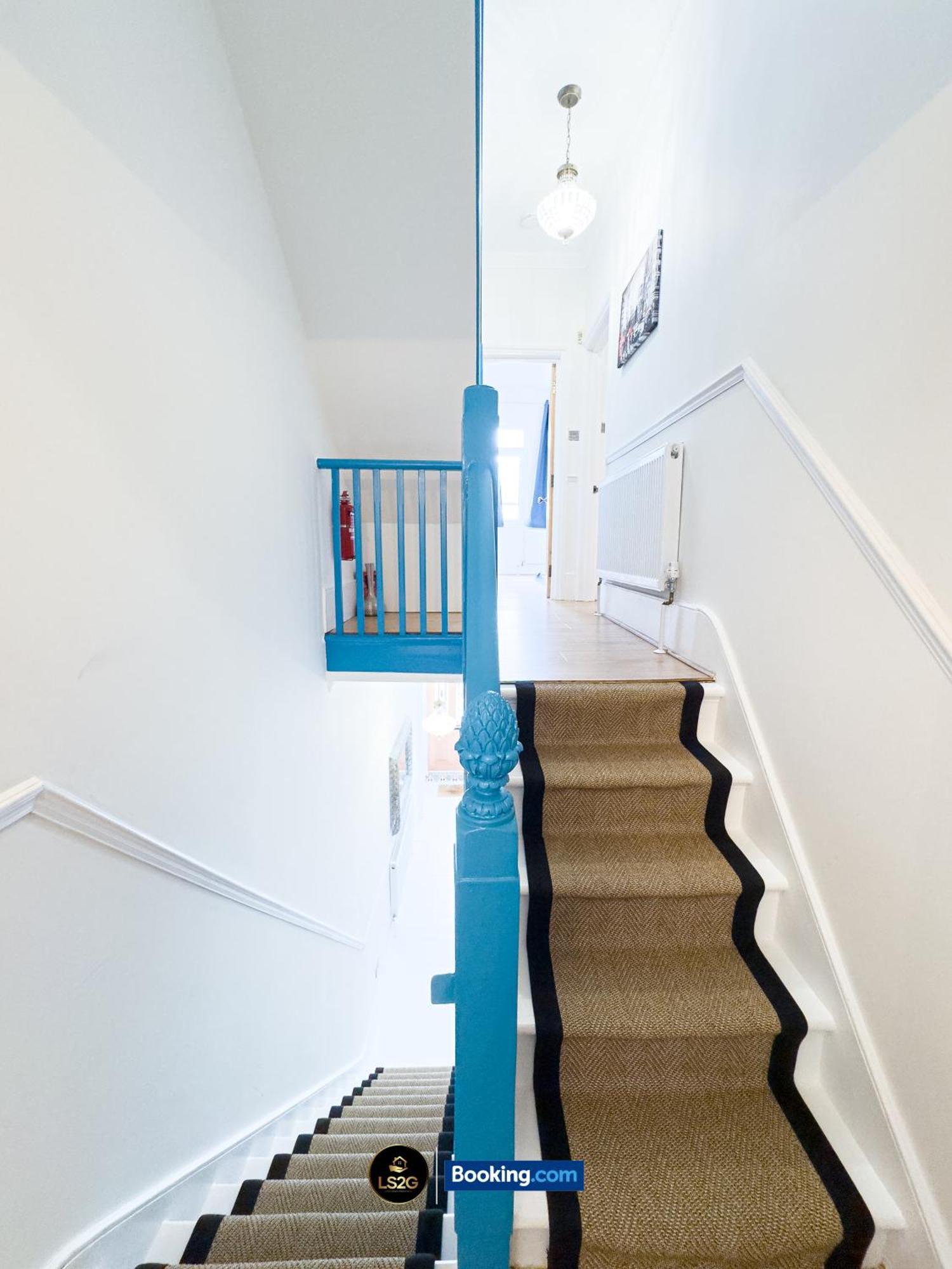 Stunning House By Ls2G Short Lets & Serviced Accommodation Greater London With Free Wifi Exteriör bild